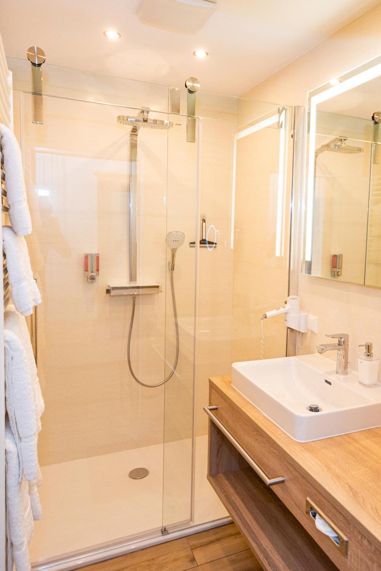 Landhotel Zellerhof Лунц ам Зее Екстериор снимка